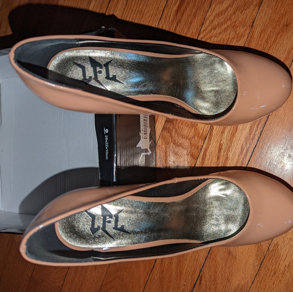 Patent Nude Pumps 7.5